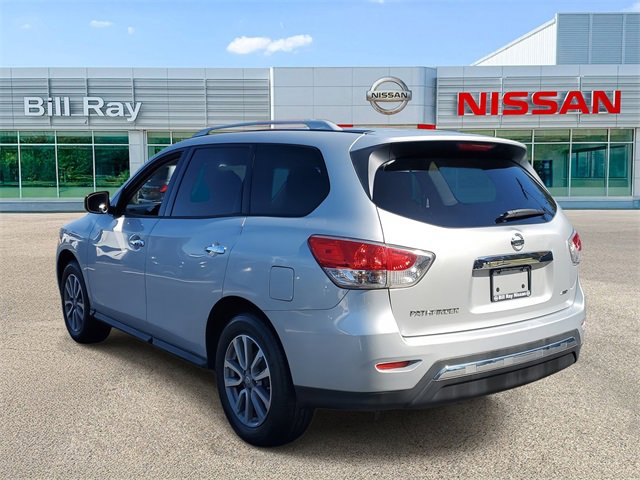 Used 2016 Nissan Pathfinder S image 3