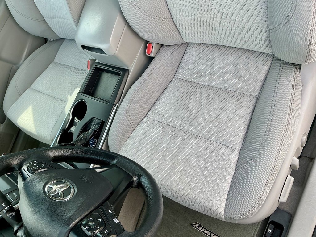 Used 2016 Toyota Camry LE image 37