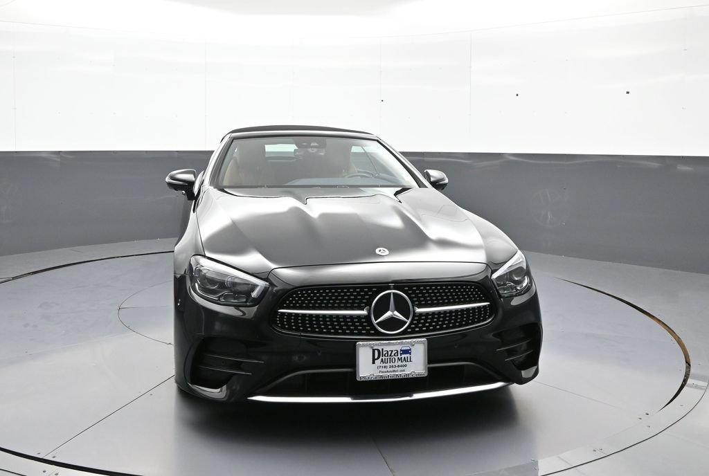 Used 2023 Mercedes-Benz E 450 4MATIC Cabriolet image 2