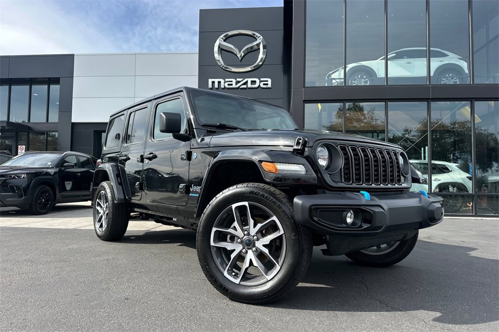 Used 2024 Jeep Wrangler Unlimited image 2