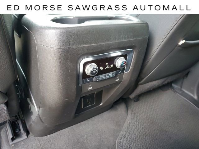 Used 2022 GMC Yukon XL Denali image 13