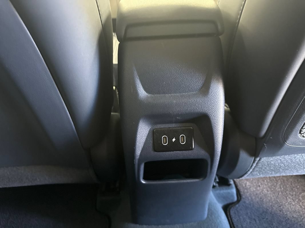 Used 2024 Hyundai Venue Limited FWD image 38