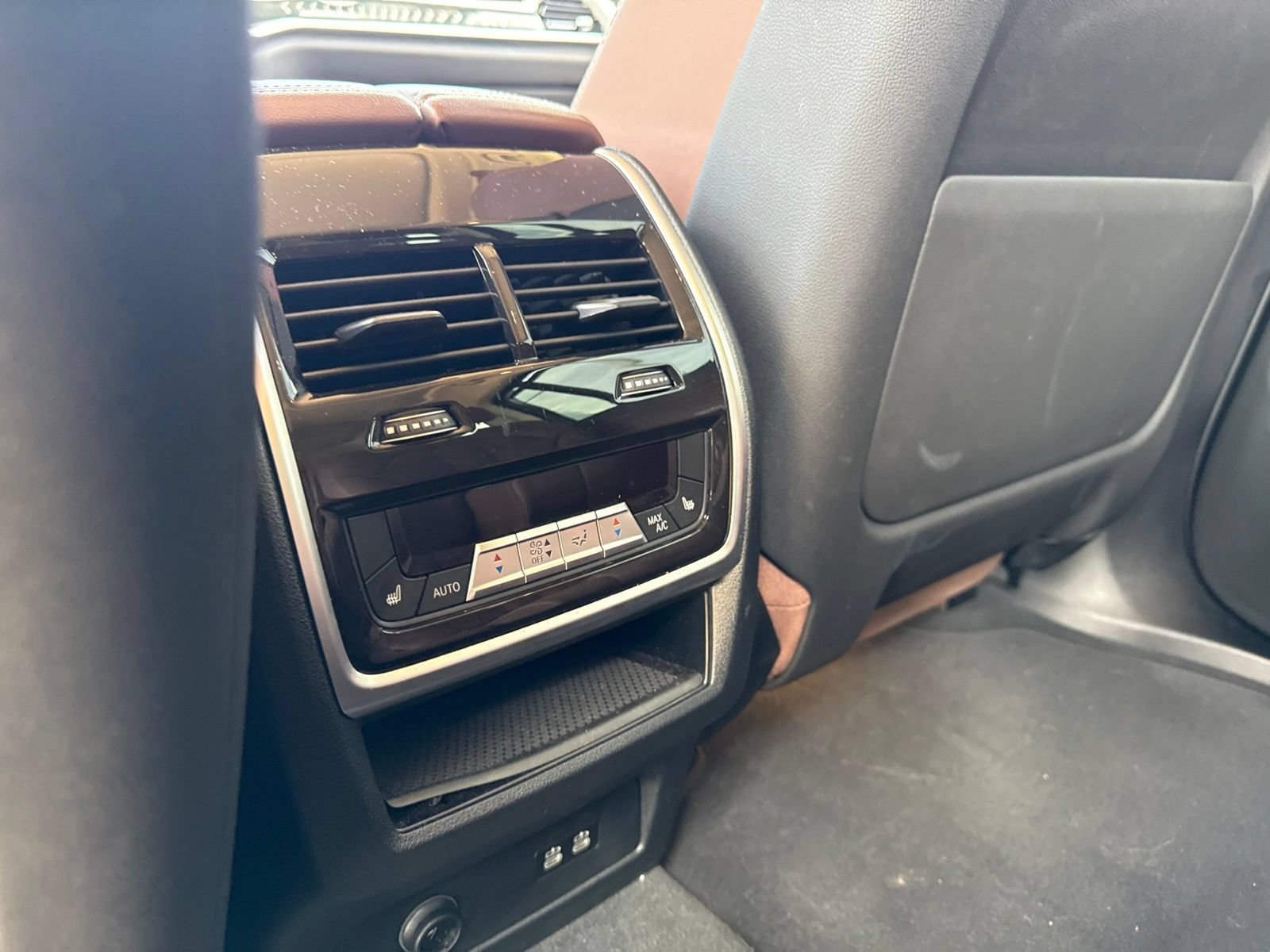 Certified 2024 BMW X7 xDrive40i w/ Executive Package AWD/4WD image 12
