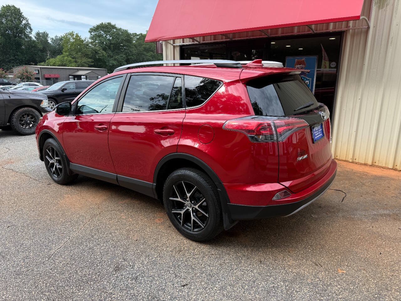 Used 2017 Toyota RAV4 SE w/ Power Extra Value Package AWD/4WD image 6