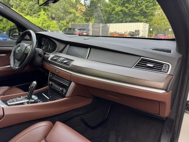 Used 2013 BMW 550i Gran Turismo xDrive AWD/4WD image 42