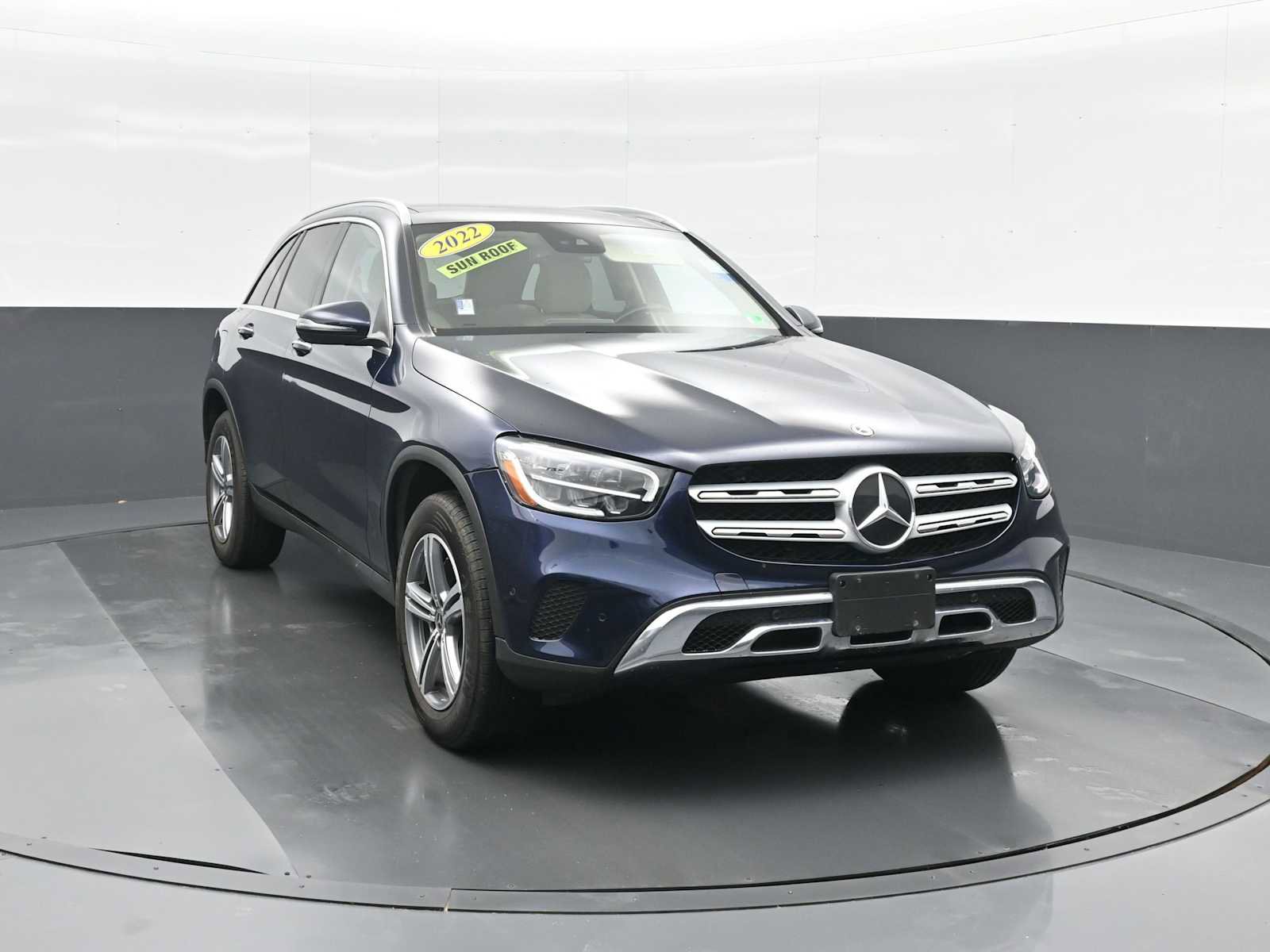Used 2022 Mercedes-Benz GLC 300 4MATIC image 2