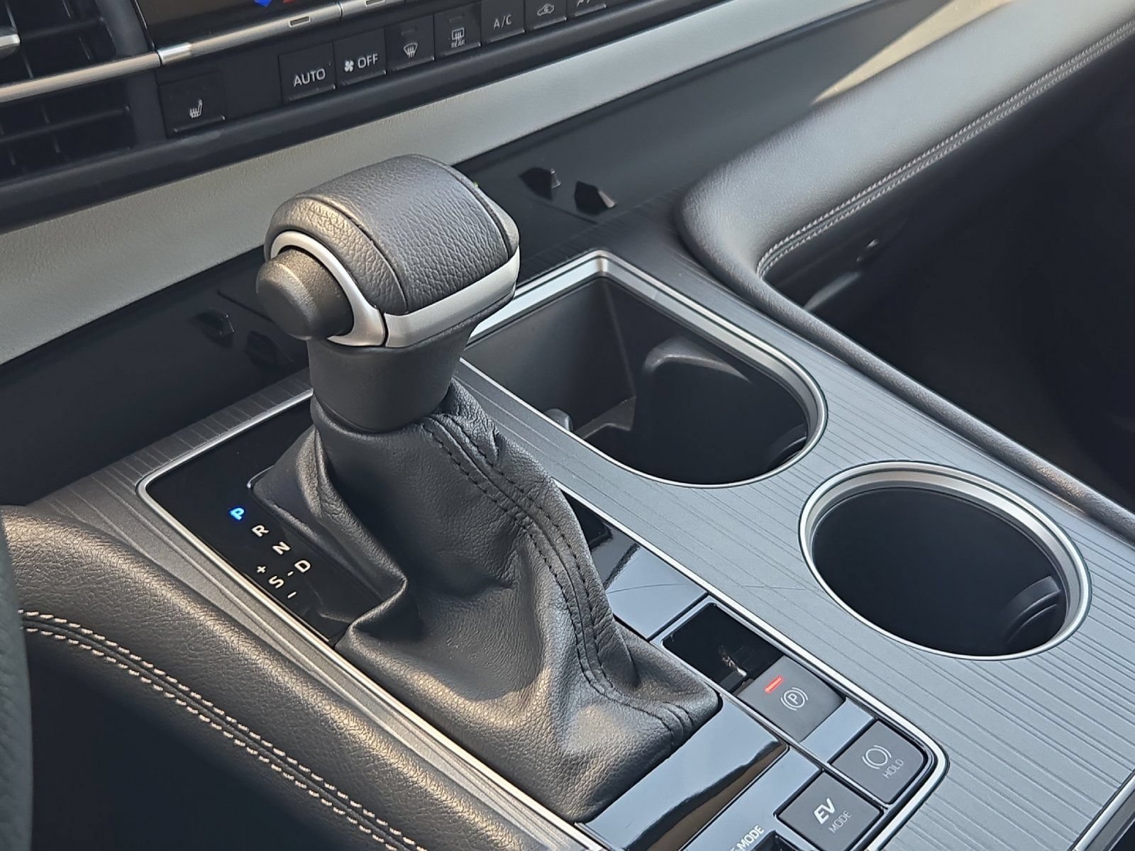 Certified 2026 Toyota Sienna XLE FWD image 21