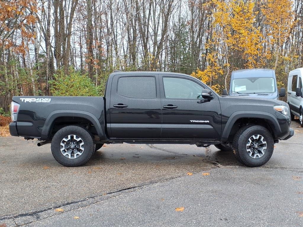 Used 2023 Toyota Tacoma TRD Off-Road image 2