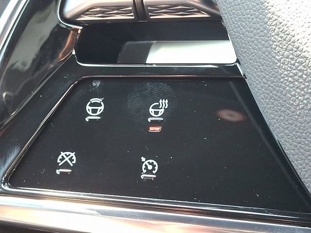 New 2025 Cadillac Lyriq Luxury w/ LPO, Floor Liner Package AWD/4WD image 14