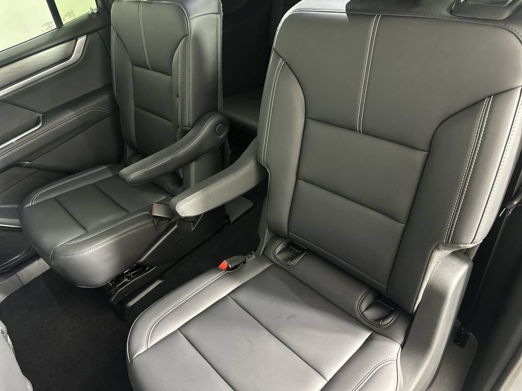 Used 2026 GMC Acadia Elevation w/ Elevation Premium Package FWD image 26