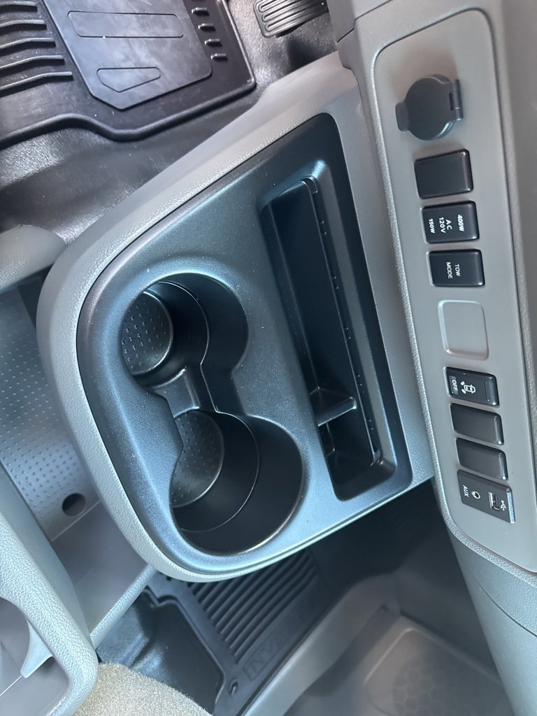Used 2018 Nissan NV 3500 SV image 13