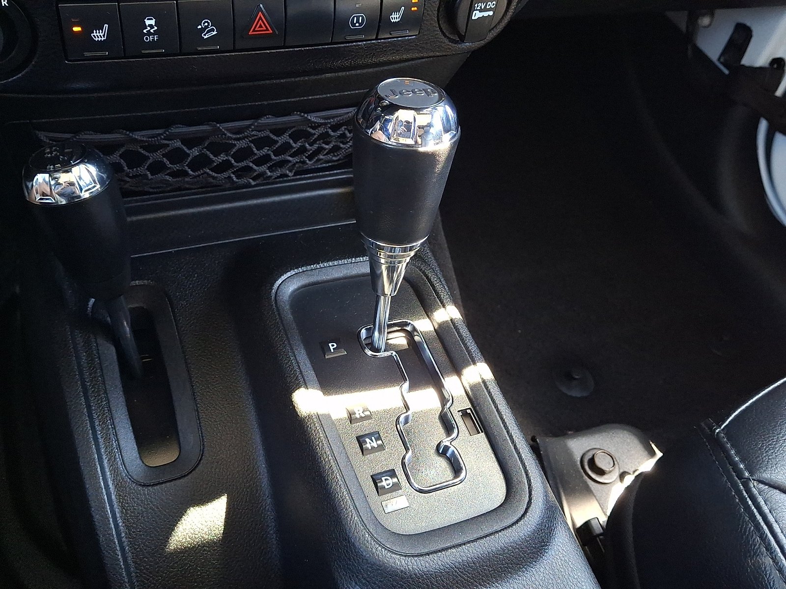 Used 2014 Jeep Wrangler Unlimited Sahara AWD/4WD image 14