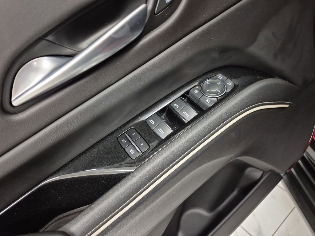 Used 2023 Cadillac Escalade Premium Luxury RWD image 24