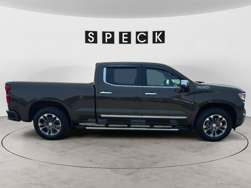 Used 2023 Chevrolet Silverado 1500 High Country w/ Technology Package AWD/4WD image 6