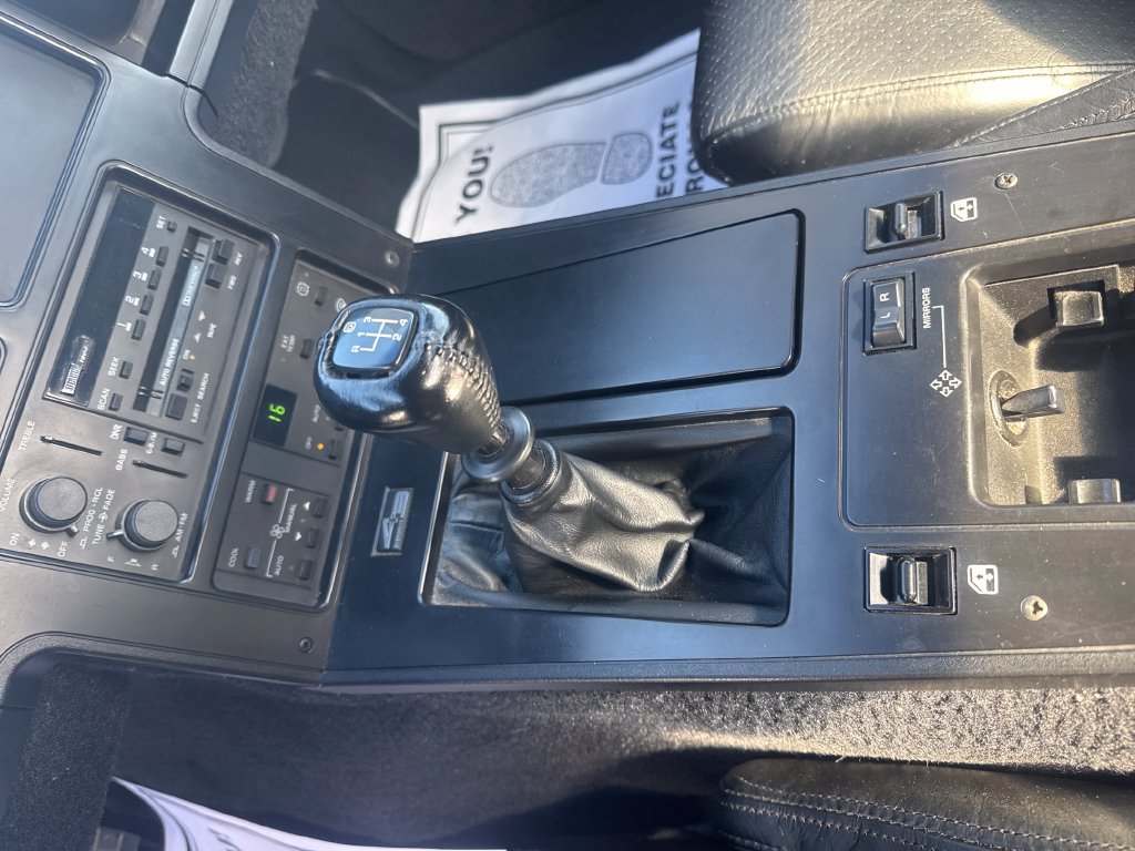 Used 1988 Chevrolet Corvette Convertible RWD image 24
