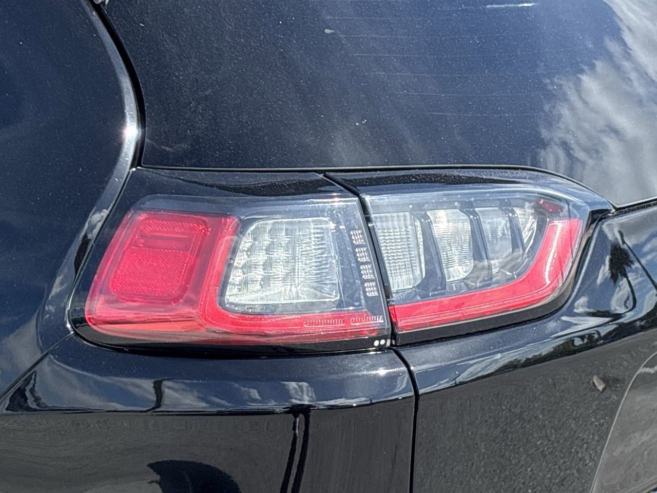 Used 2019 Jeep Cherokee Limited FWD image 7