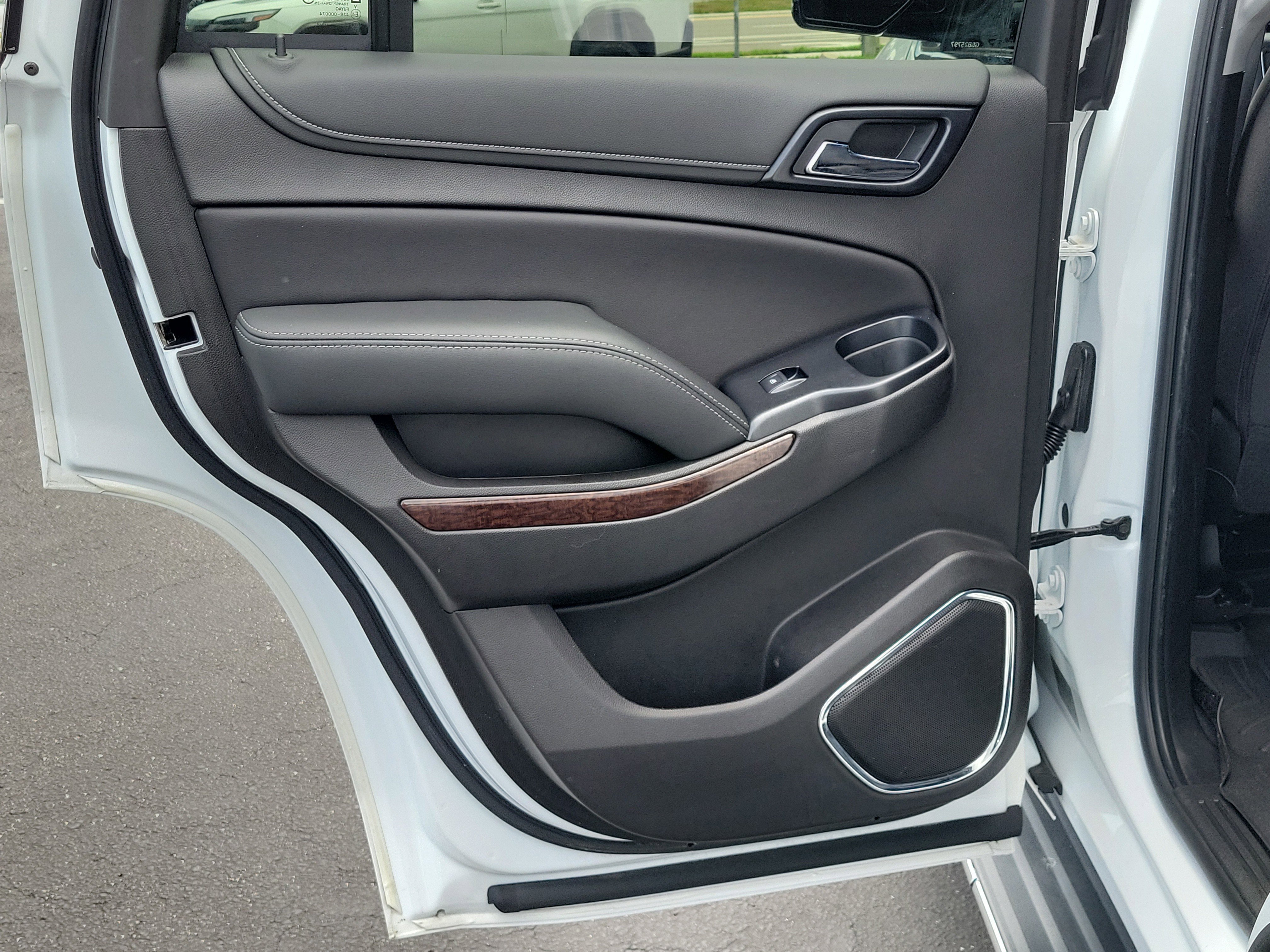 Used 2019 GMC Yukon SLE w/ Convenience Package RWD image 13