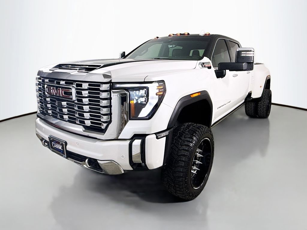 Used 2025 GMC Sierra 3500 Denali w/ Technology Package image 3