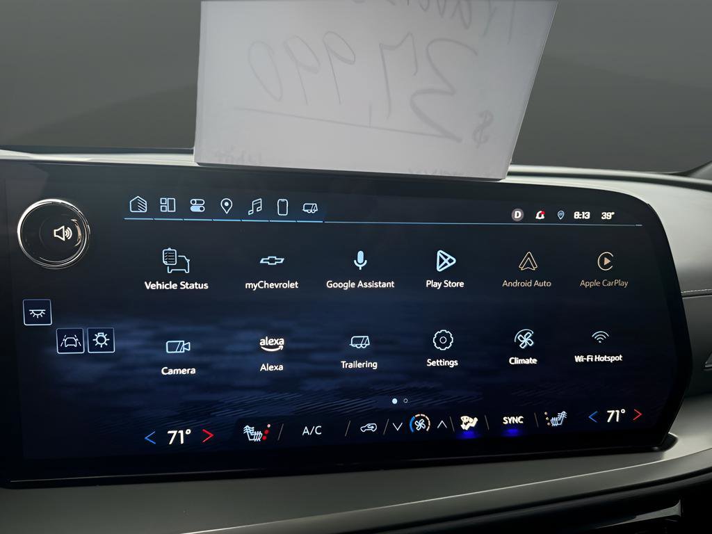 Used 2025 Chevrolet Traverse LT w/ Sun and Wheel Package image 17