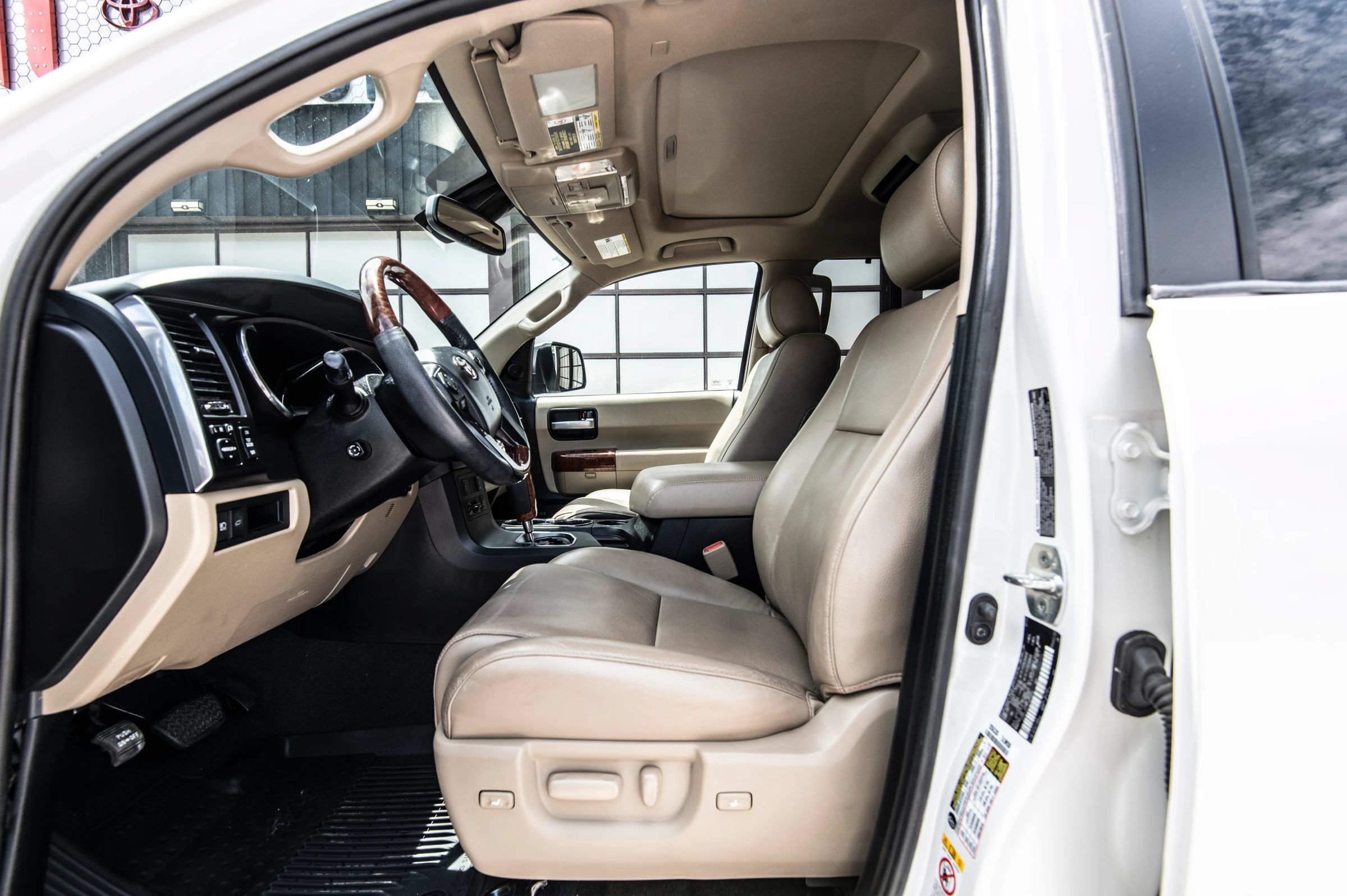 Used 2020 Toyota Sequoia Platinum RWD image 25