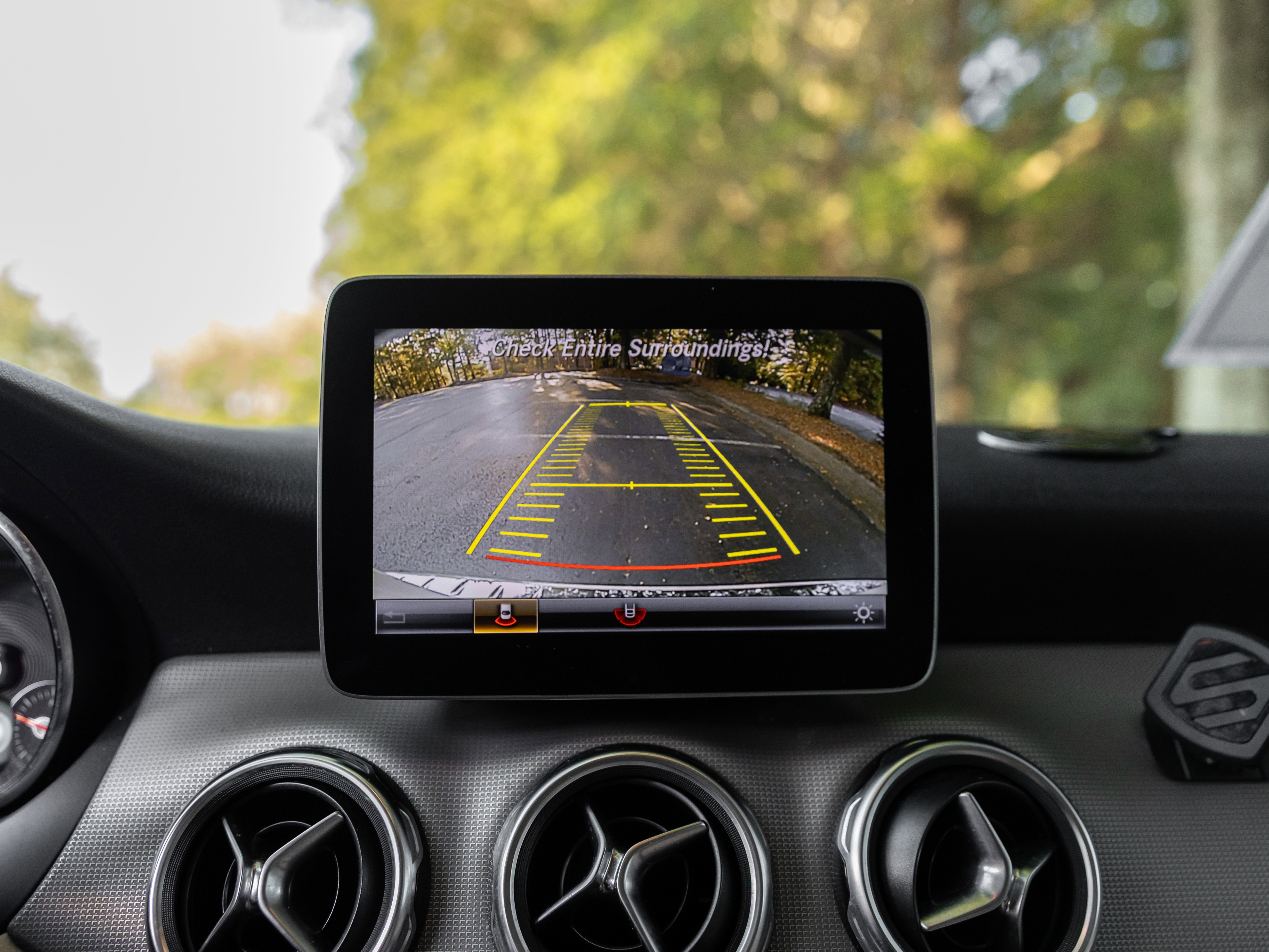 Used 2019 Mercedes-Benz GLA 250 4MATIC w/ Convenience Package image 10