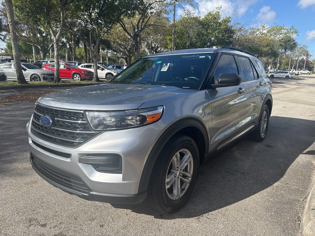 Used 2024 Ford Explorer XLT RWD video 2