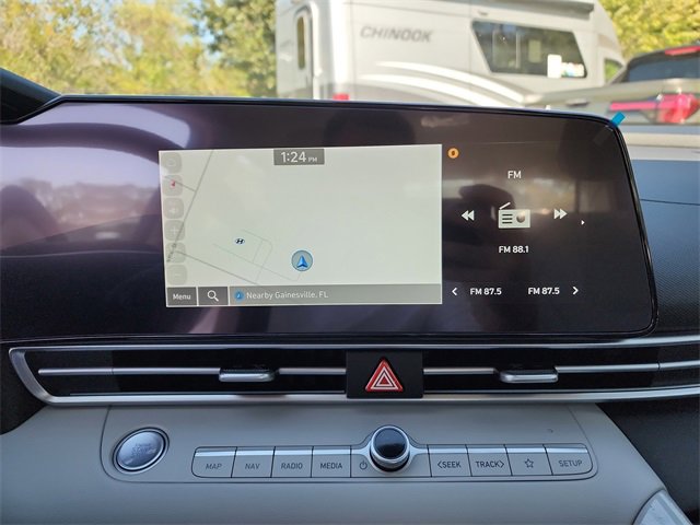 New 2025 Hyundai Elantra Limited image 17