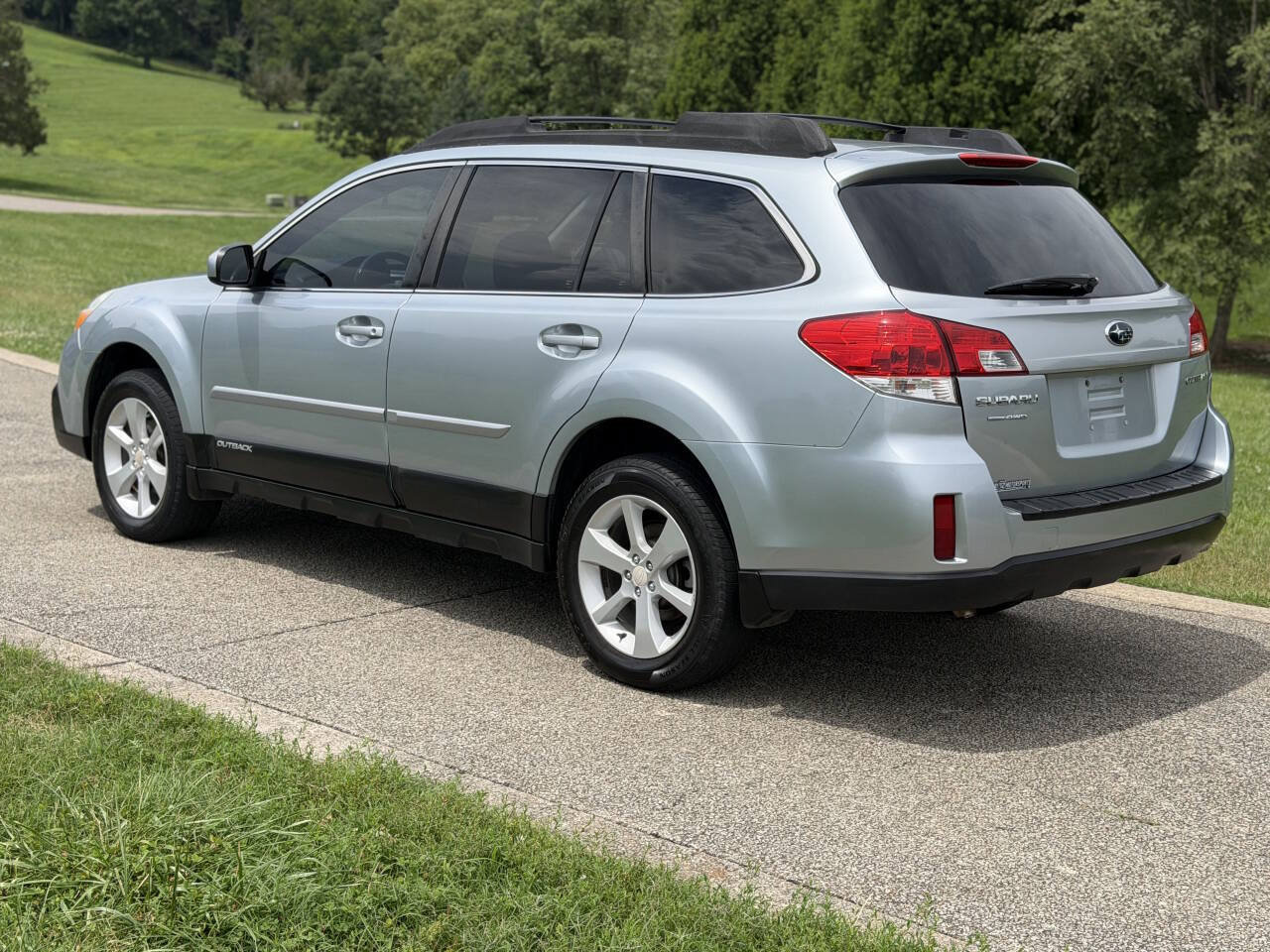Used 2013 Subaru Outback 2.5i Premium w/ All-Weather Pkg AWD/4WD image 21