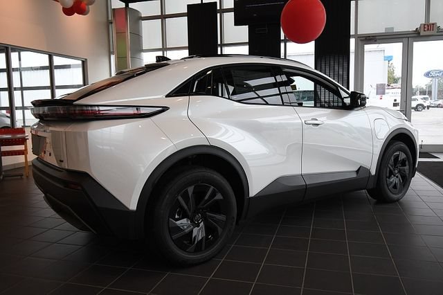 New 2026 Toyota C-HR AWD/4WD image 7