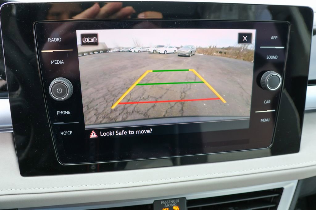 Used 2025 Volkswagen Taos SE image 24