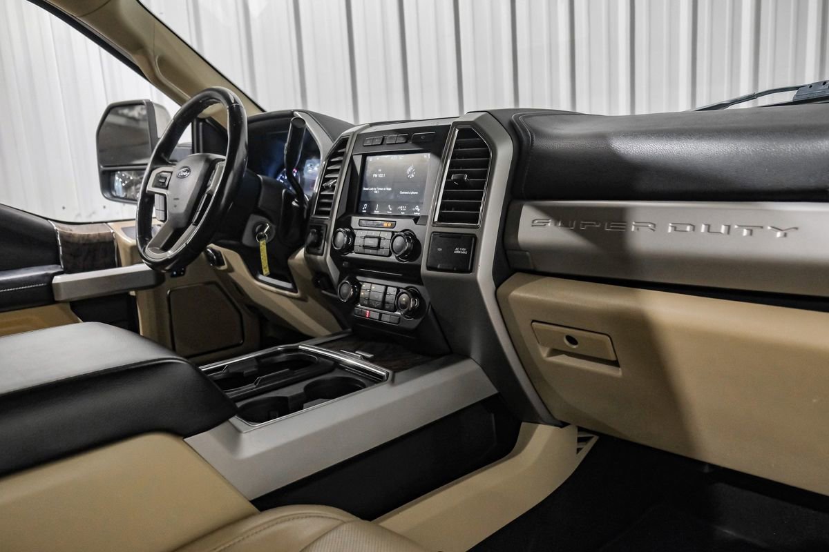 Used 2017 Ford F250 Lariat w/ Chrome Package image 12