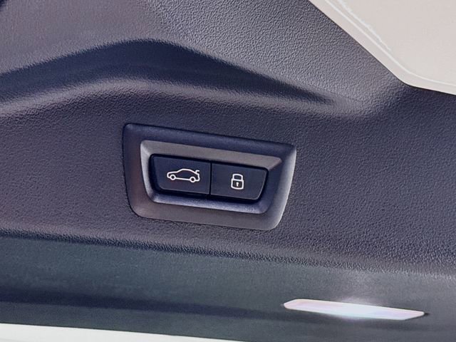 Used 2024 BMW X5 xDrive50e w/ Premium Package image 30