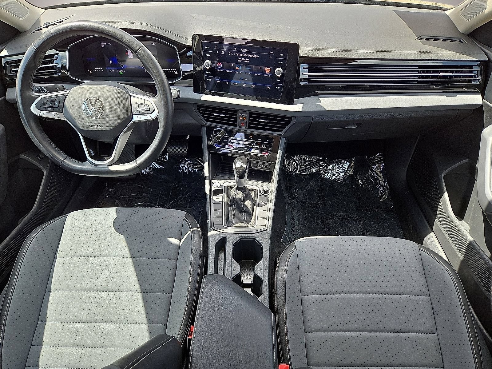 Used 2025 Volkswagen Jetta SE FWD image 15