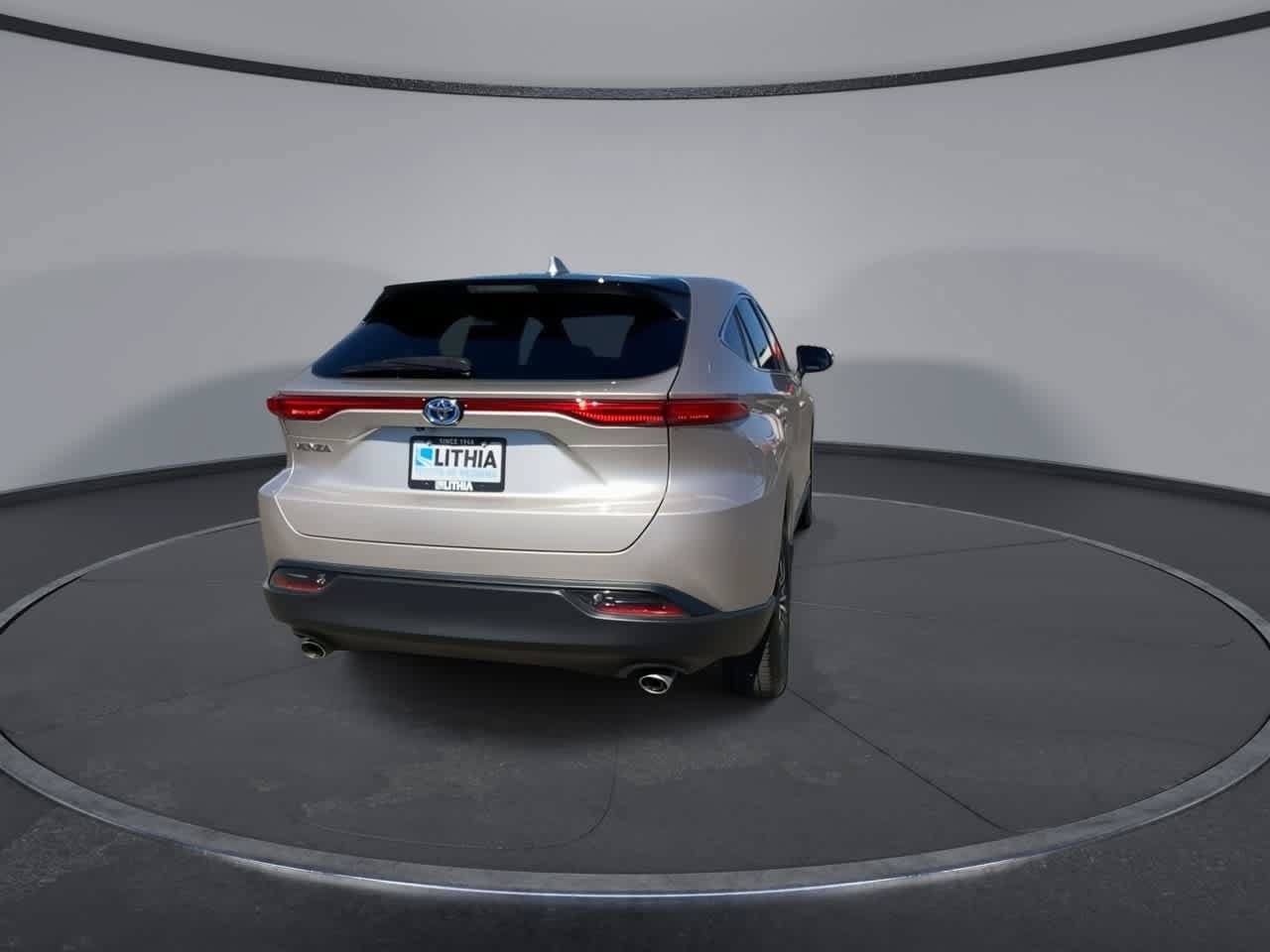 Certified 2024 Toyota Venza LE AWD/4WD image 8