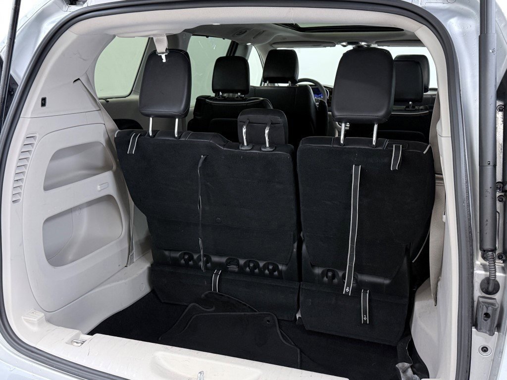 Used 2024 Chrysler Pacifica Limited image 15