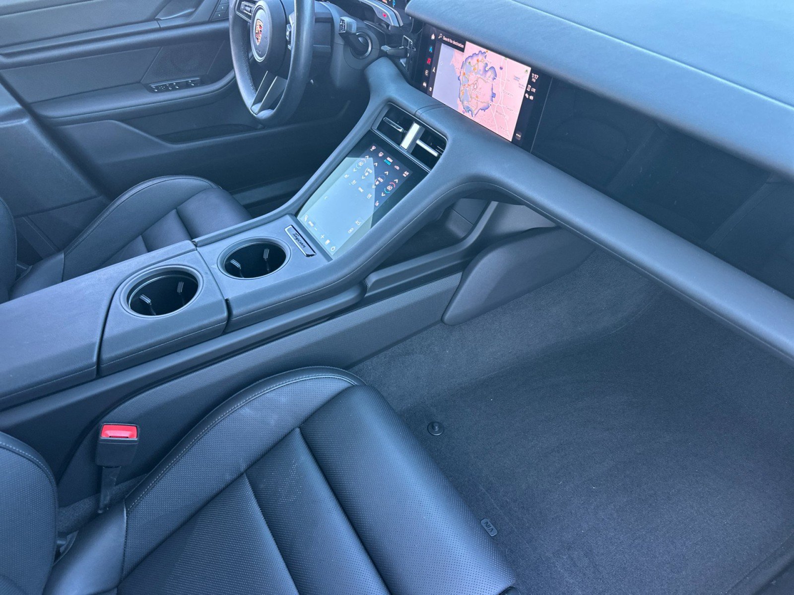 Used 2024 Porsche Taycan image 15