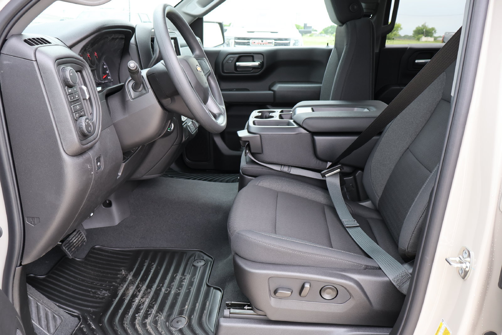 New 2026 Chevrolet Silverado 1500 Custom AWD/4WD image 10