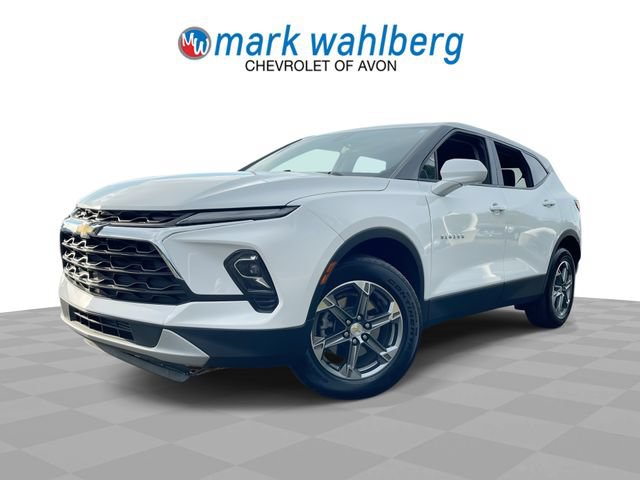 Used 2025 Chevrolet Blazer LT FWD image 1