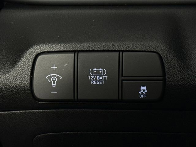 Used 2025 Hyundai Elantra Hybrid FWD image 27