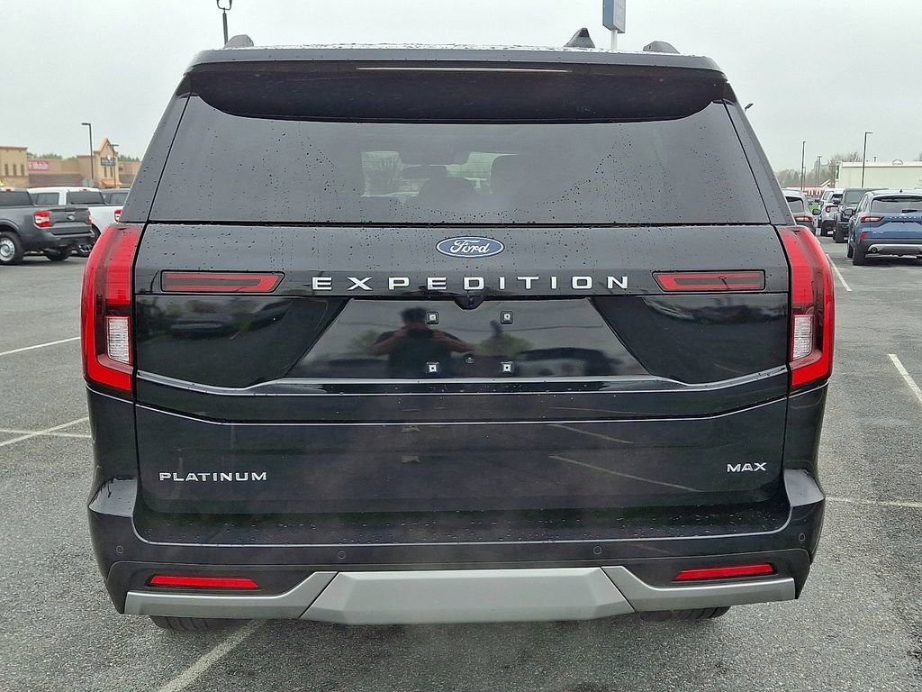 Certified 2025 Ford Expedition Max Platinum image 5