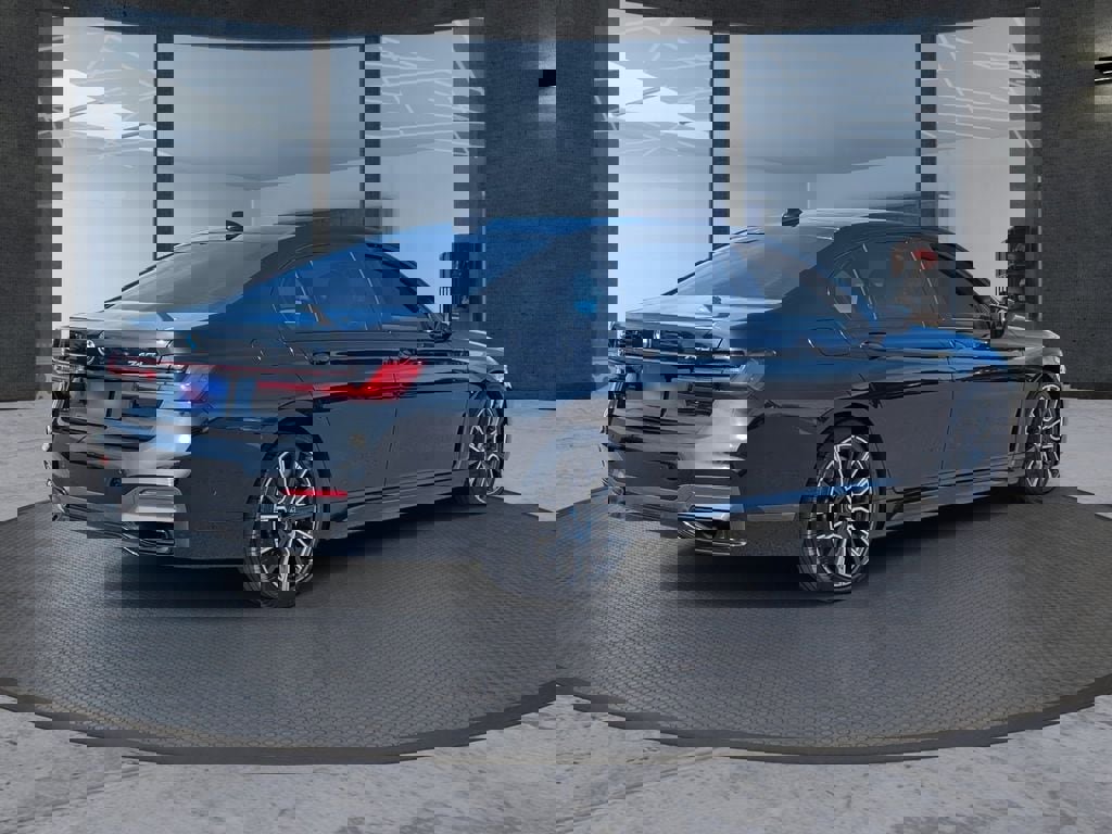 Used 2021 BMW 740i w/ M Sport Package RWD image 6