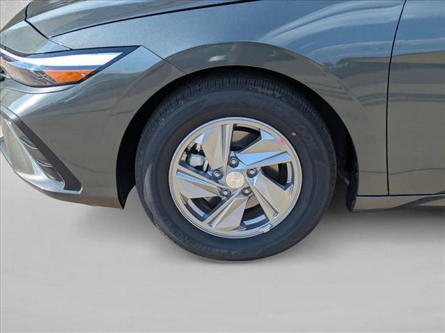 New 2026 Hyundai Elantra SE image 10