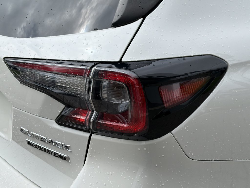 Certified 2022 Subaru Outback Touring XT AWD/4WD image 11