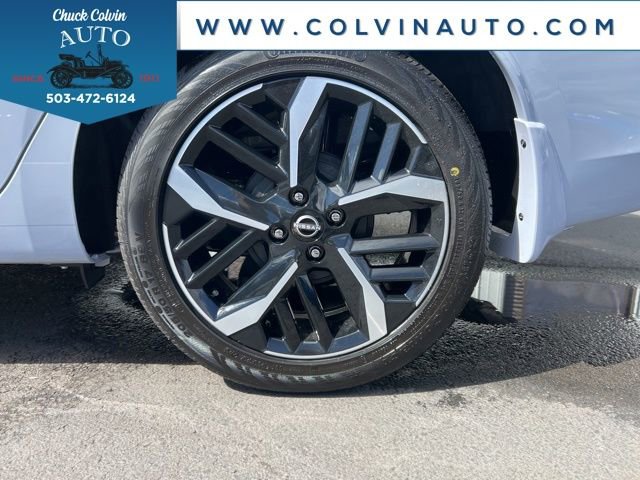 New 2025 Nissan Versa SR w/ Trunk Package image 12