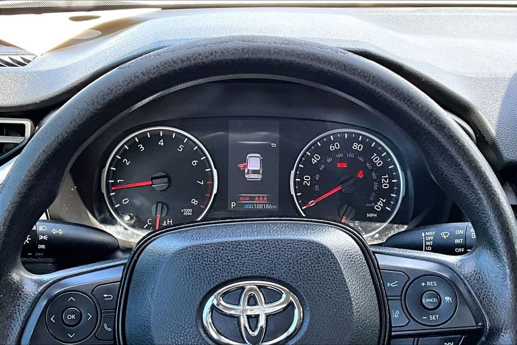 Used 2019 Toyota RAV4 LE image 13