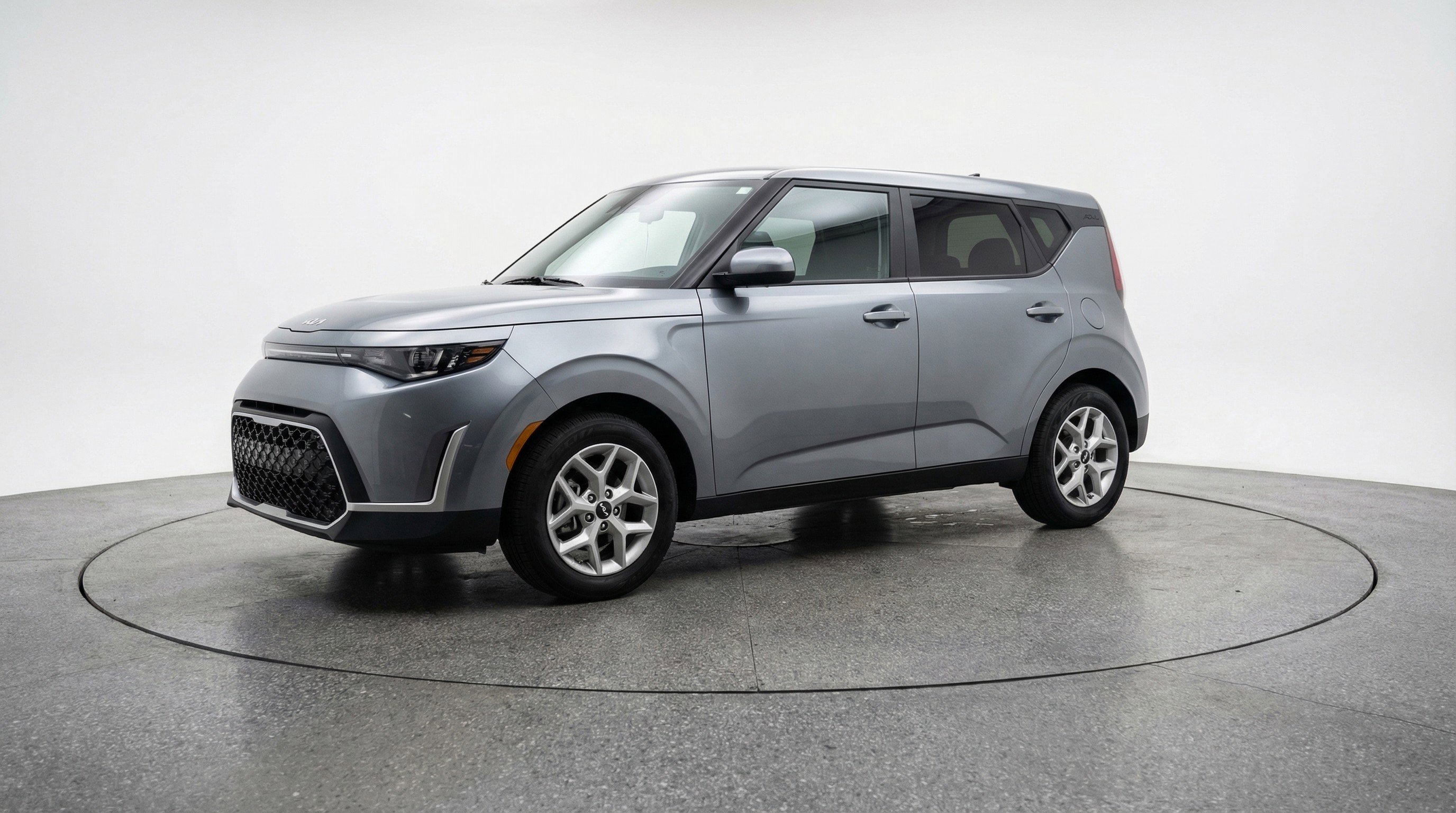 Used 2025 Kia Soul LX w/ LX Technology Package FWD image 3