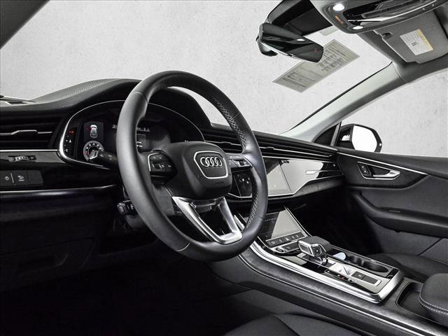 Used 2023 Audi Q8 Premium image 10