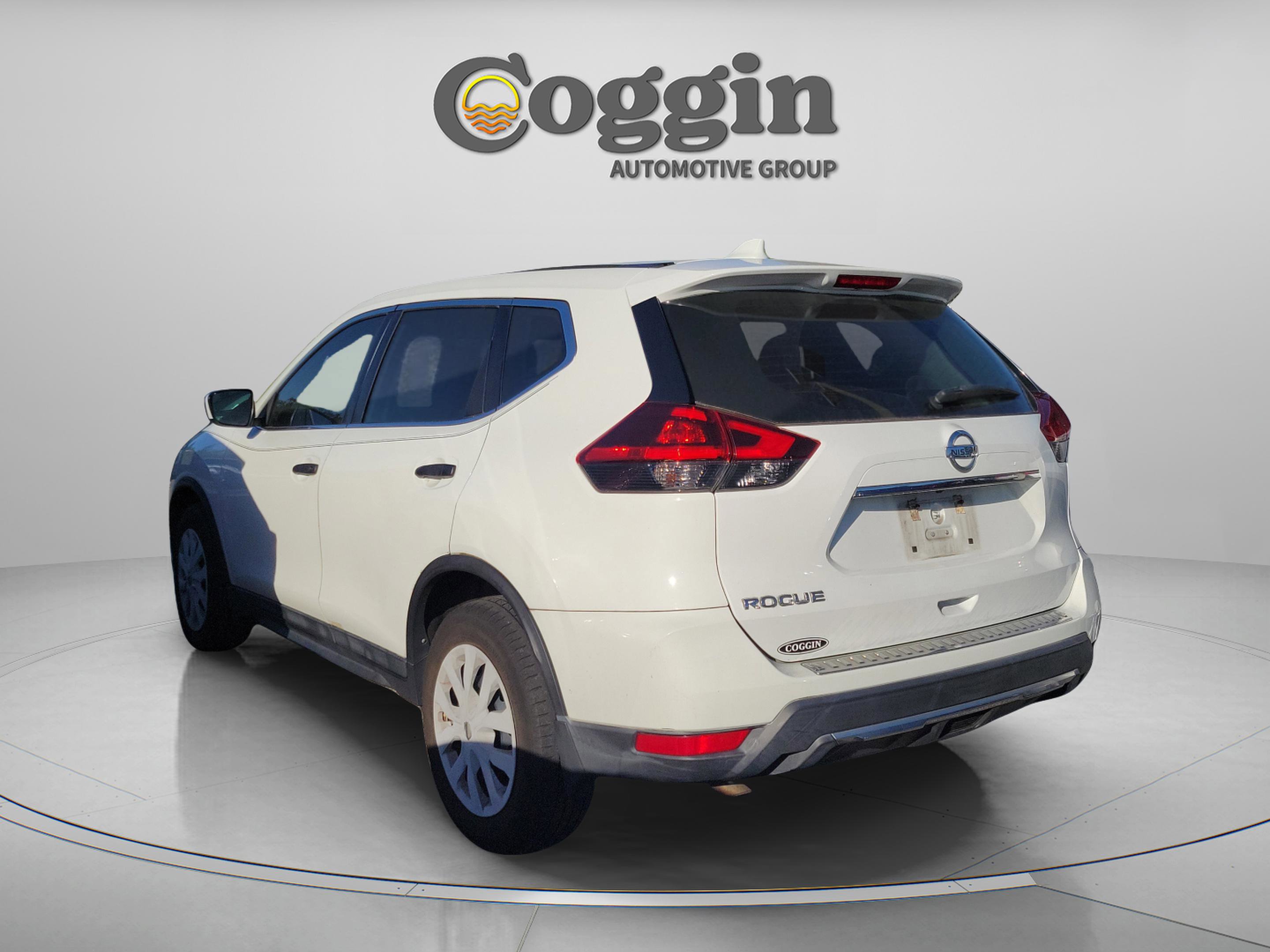 Used 2018 Nissan Rogue S FWD image 3