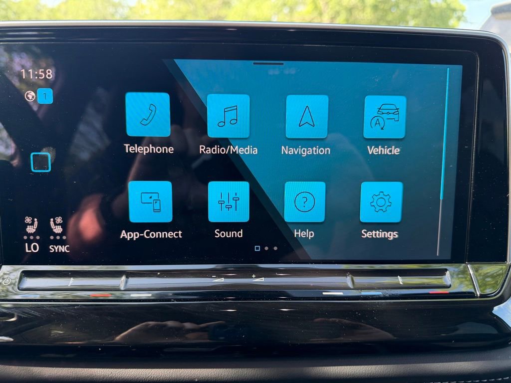 Used 2025 Volkswagen Atlas SE AWD/4WD image 28