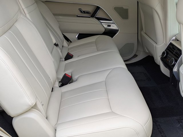 Used 2024 Land Rover Range Rover Long Wheelbase SE image 22